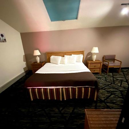 Woodland Inn & Suites Medford Екстер'єр фото