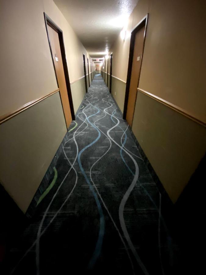 Woodland Inn & Suites Medford Екстер'єр фото