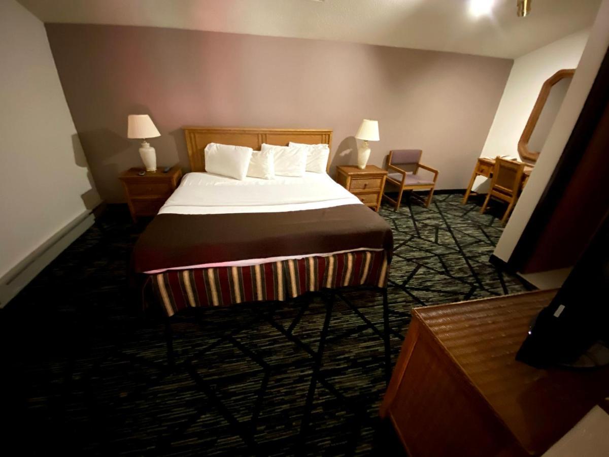 Woodland Inn & Suites Medford Екстер'єр фото