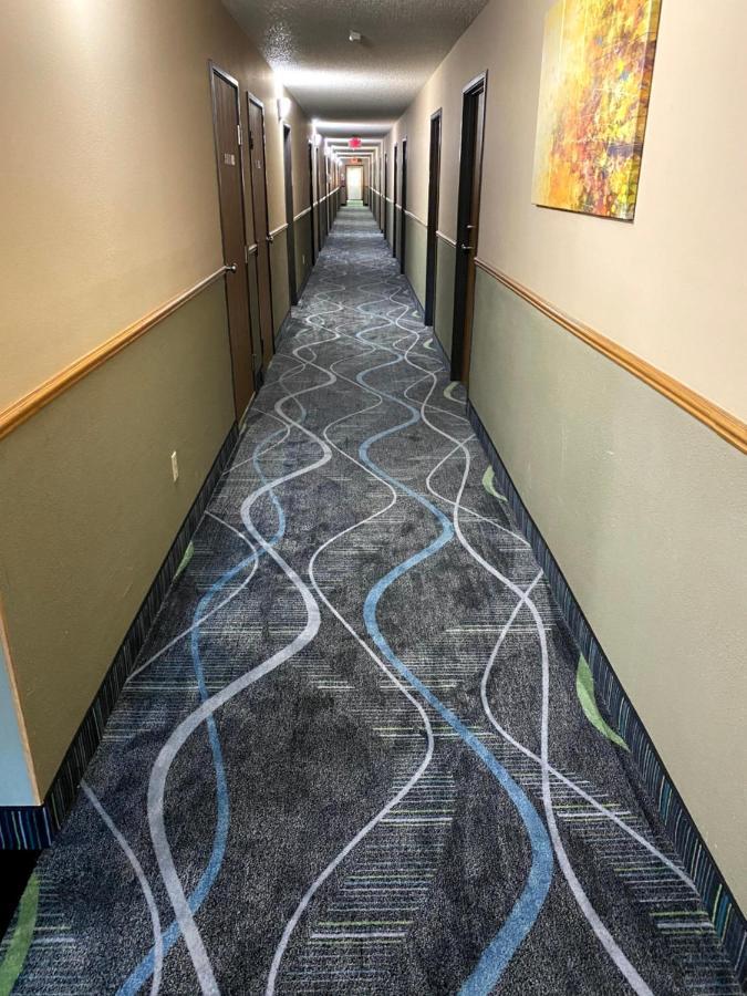 Woodland Inn & Suites Medford Екстер'єр фото