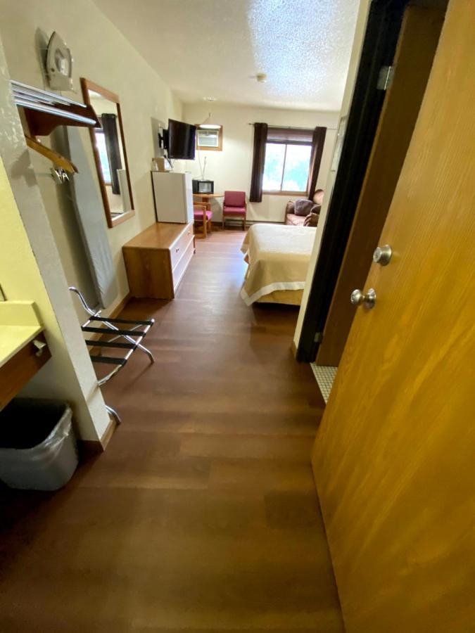 Woodland Inn & Suites Medford Екстер'єр фото