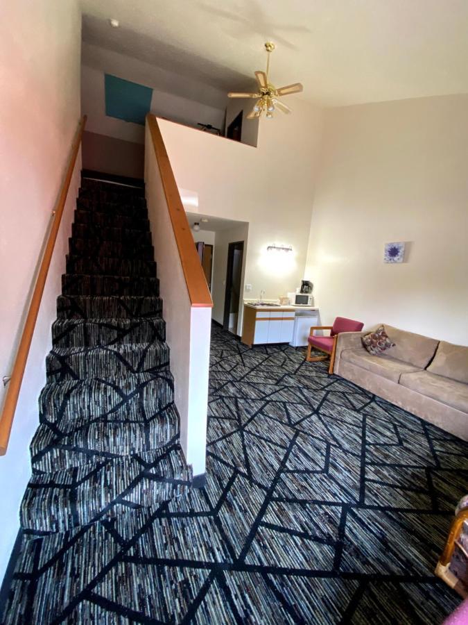 Woodland Inn & Suites Medford Екстер'єр фото