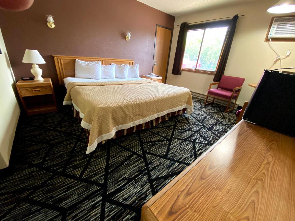 Woodland Inn & Suites Medford Екстер'єр фото