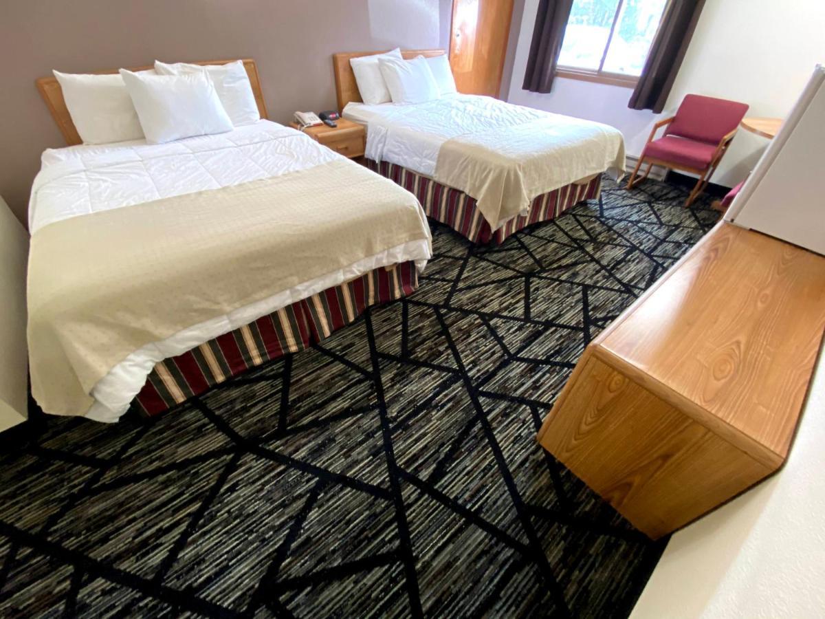 Woodland Inn & Suites Medford Екстер'єр фото
