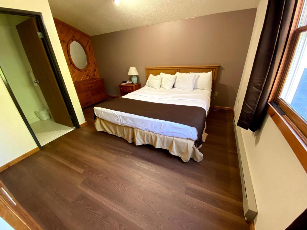 Woodland Inn & Suites Medford Екстер'єр фото