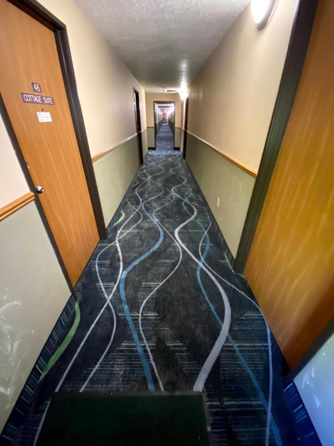 Woodland Inn & Suites Medford Екстер'єр фото