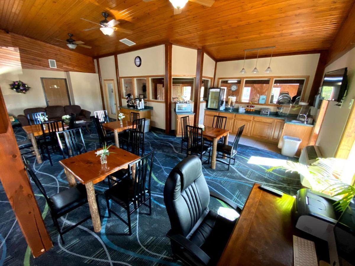 Woodland Inn & Suites Medford Екстер'єр фото