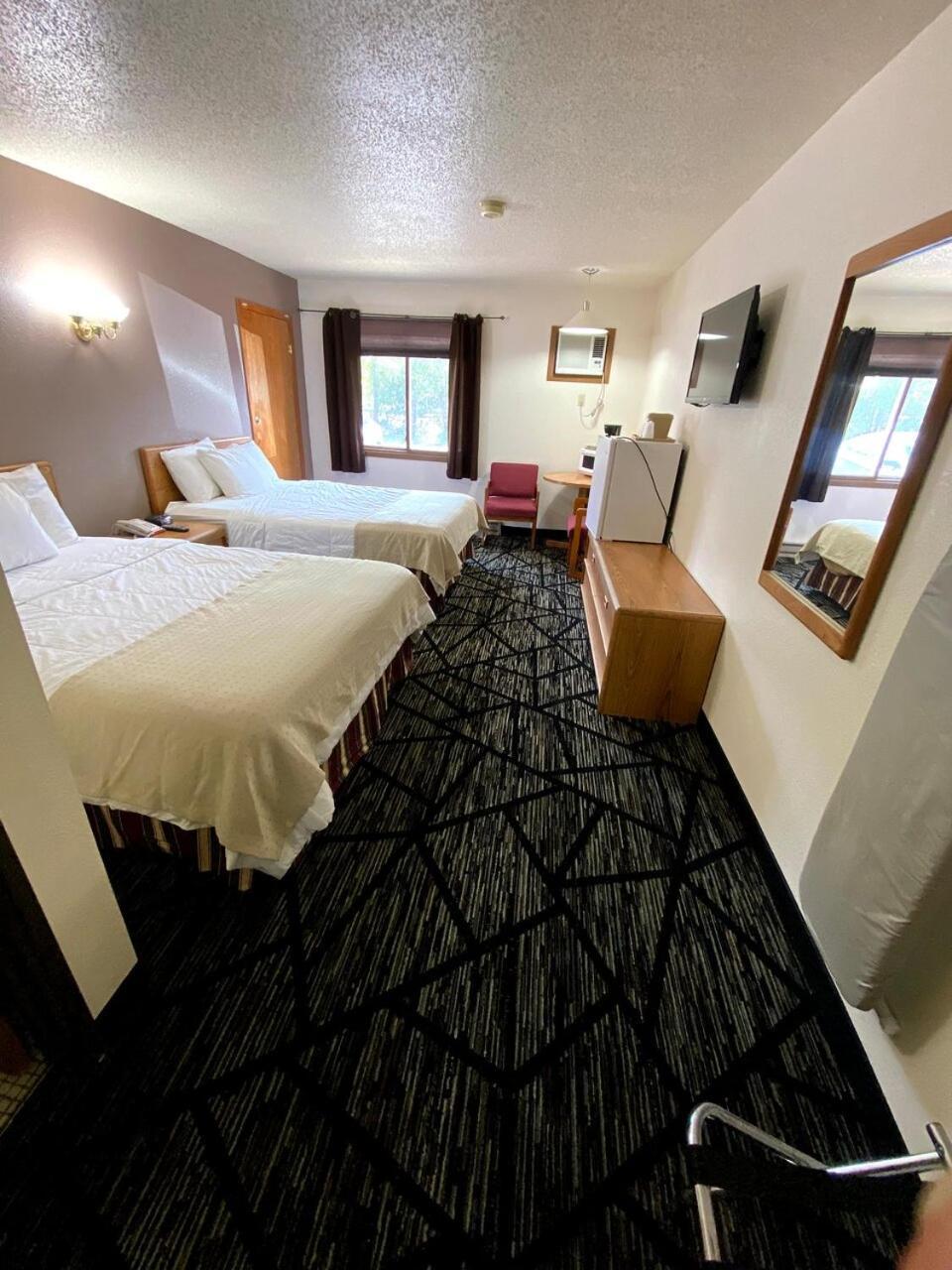 Woodland Inn & Suites Medford Екстер'єр фото