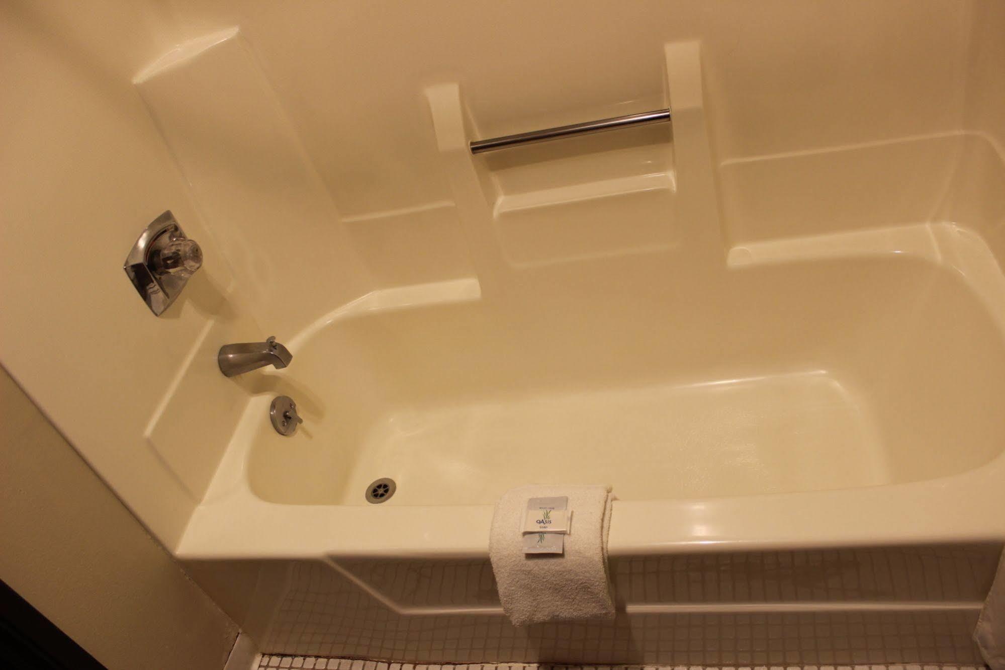 Woodland Inn & Suites Medford Екстер'єр фото